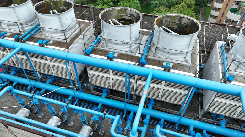 Water cooling system for an AI data center