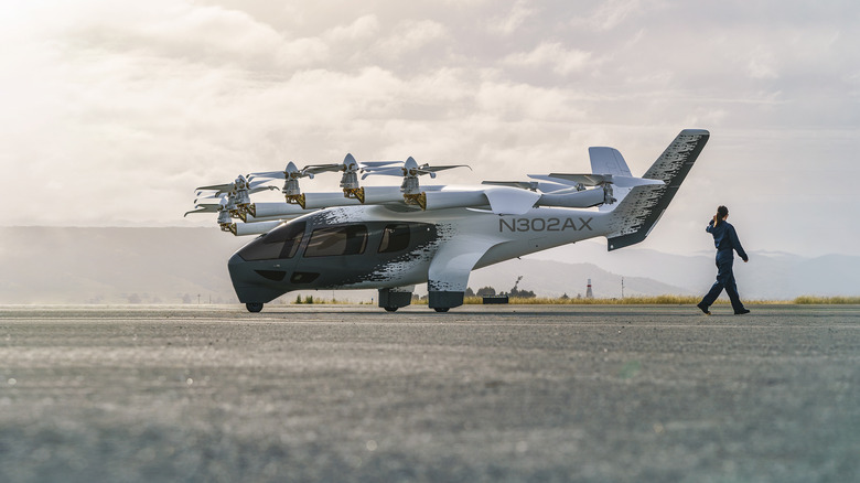 The Midnight electric air taxi on the tarmac.