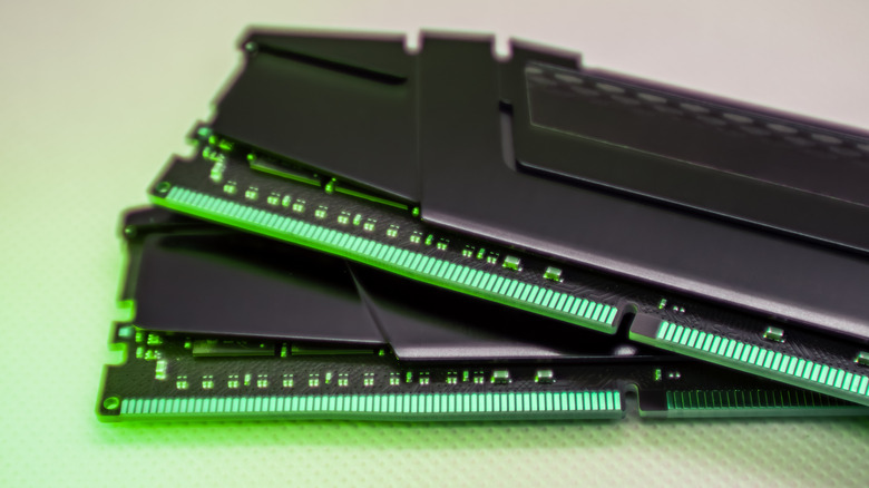 DDR4 DRAM memory modules