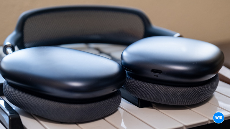 Earcups of the AirPods Max 2