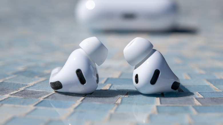 AirPods Pro 3 ear tips on a table