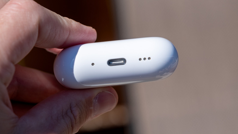Charging port of the AirPods Pro 3