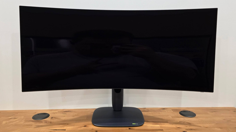 Front view of Alienware AW39 5K OLED monitor on a desk.