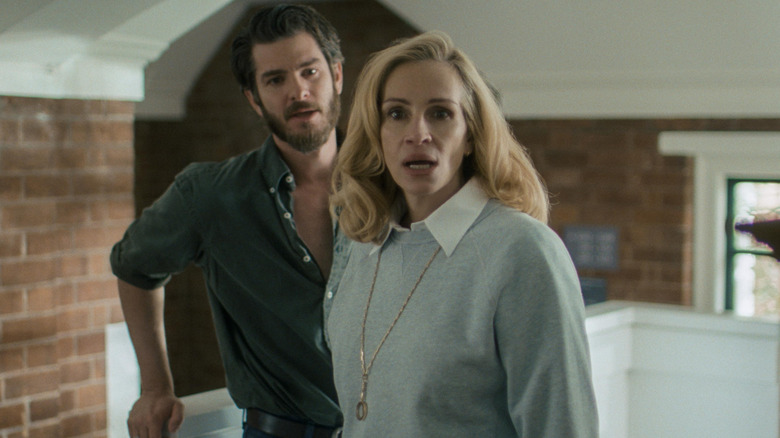Julia Roberts and Andrew Garfield in After the Hunt