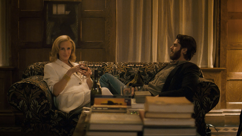 Julia Roberts and Andrew Garfield in After the Hunt