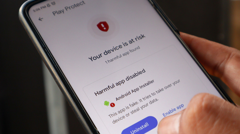 Close-Up of Google Play Protect warning about a harmful app on Android