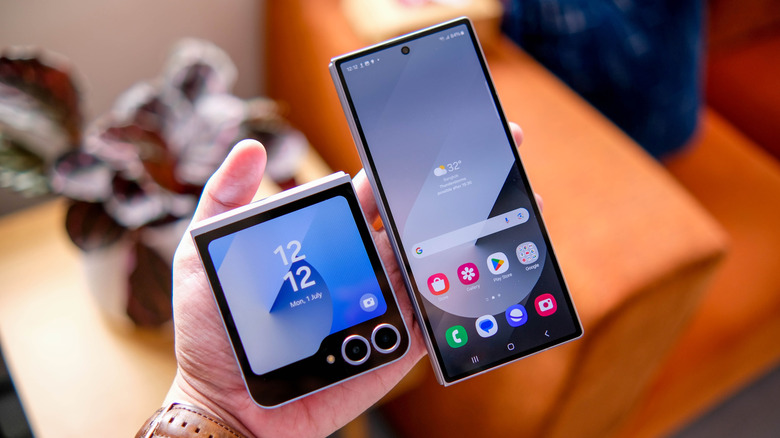 Galaxy Z Flip 6 and Galaxy Z Fold 6 outer display