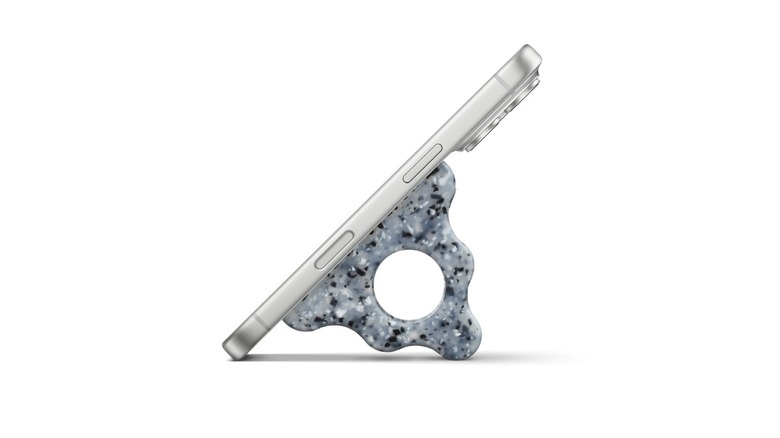 side view of the Hikawa iPhone accessory