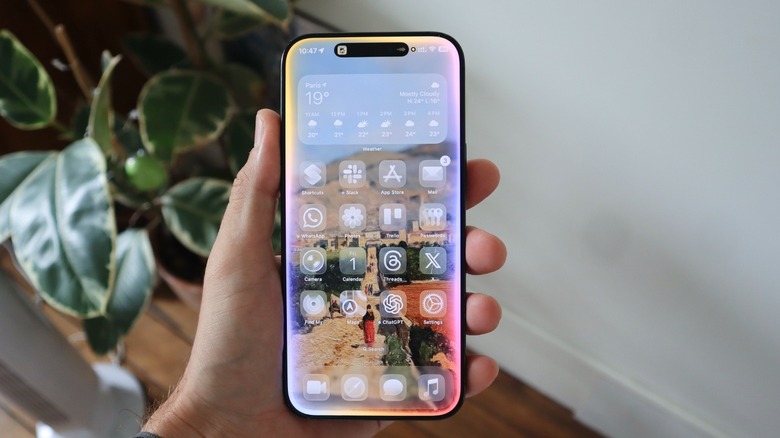 Siri's Apple Intelligence UI on iOS 26