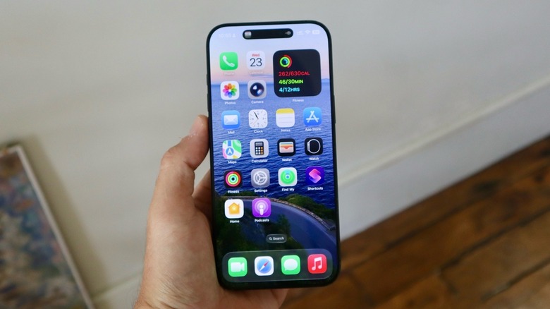 iPhone 16 Pro Max running iOS 26