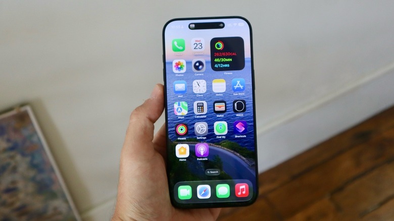 iPhone 16 Pro Max running iOS 26