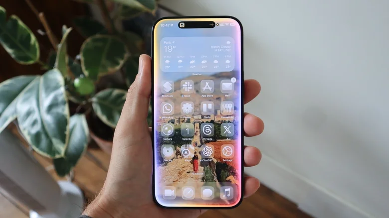 An illustration of the new Siri interface with a colorful glowing orb.