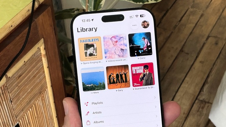 Apple Music auto-pin in iOS 26