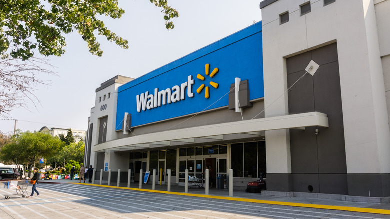 Walmart store front