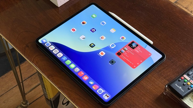 iPadOS 26 Home Screen on iPad Pro M4