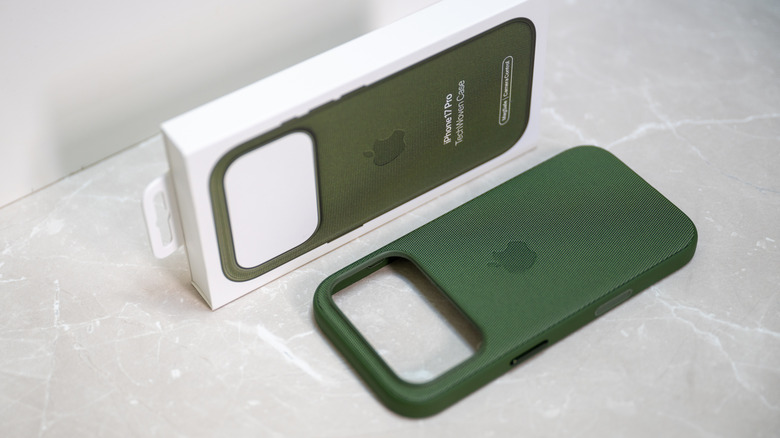 Close up of the iPhone 17 Pro TechWoven case in geen color