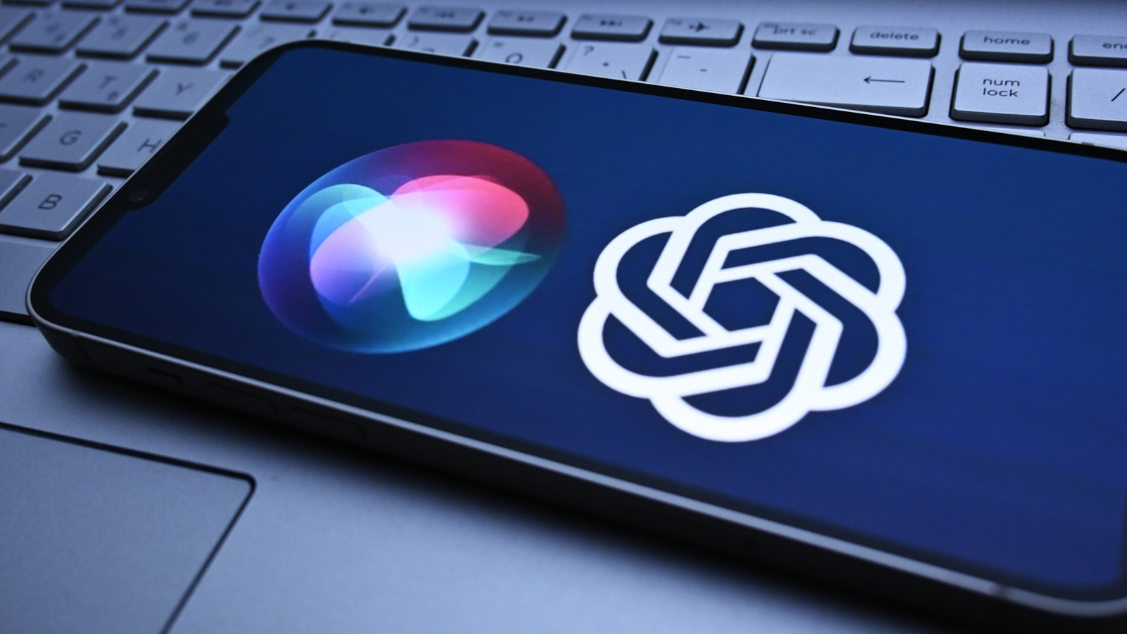 Apple’s AI Chief Is Stepping Down And A Microsoft Executive Is Filling His Place – BGR