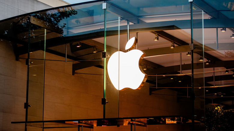 Apple Store's logo in Palo Alto, Calfiornia