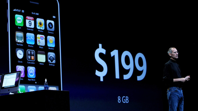 Steve Jobs introducing the original iPhone