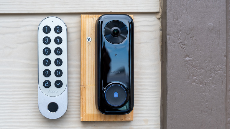 Front of the Aqara Camera Doorbell G400