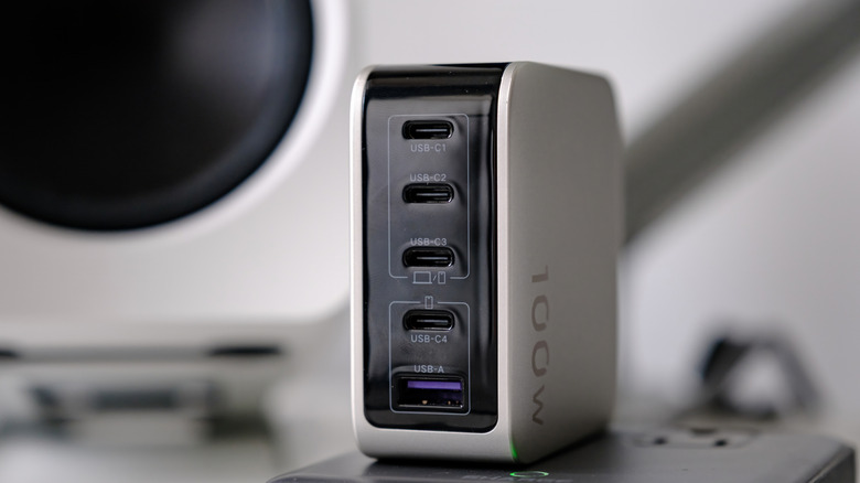 An UGREEN charger.