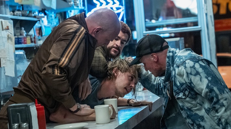 Austin Butler and cast in Caught Stealing screenshot.