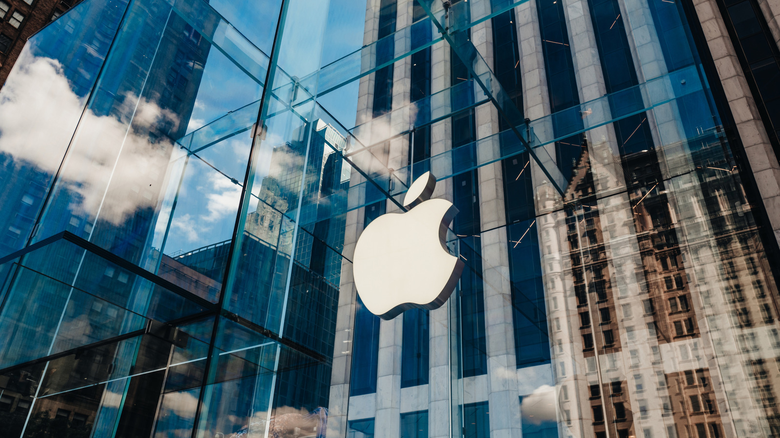 Avalanche Of Apple Departures Continues With Two More Executives – BGR