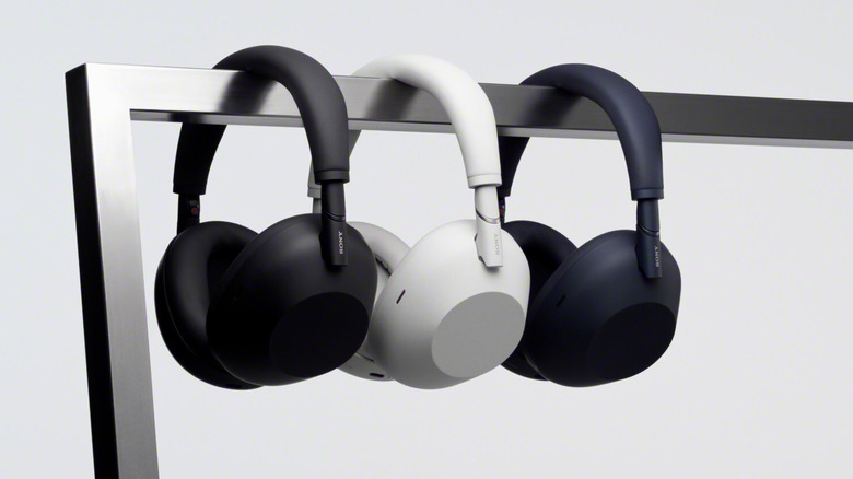 Different colors of the Sony WH-1000XM6