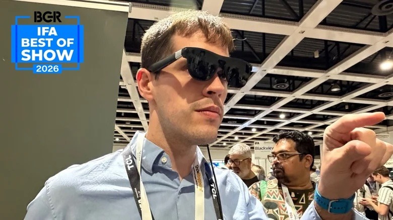 Man wearing XREAL's Aura glasses