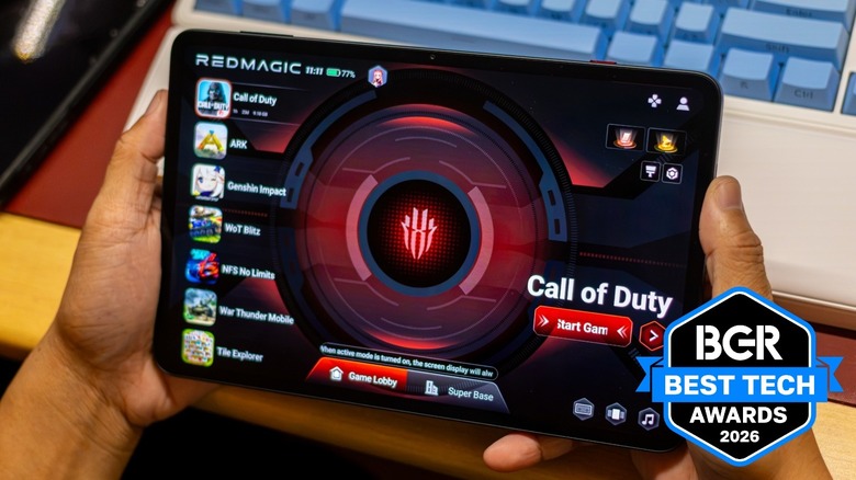 Someone holding the RedMagic Astra 2 tablet.