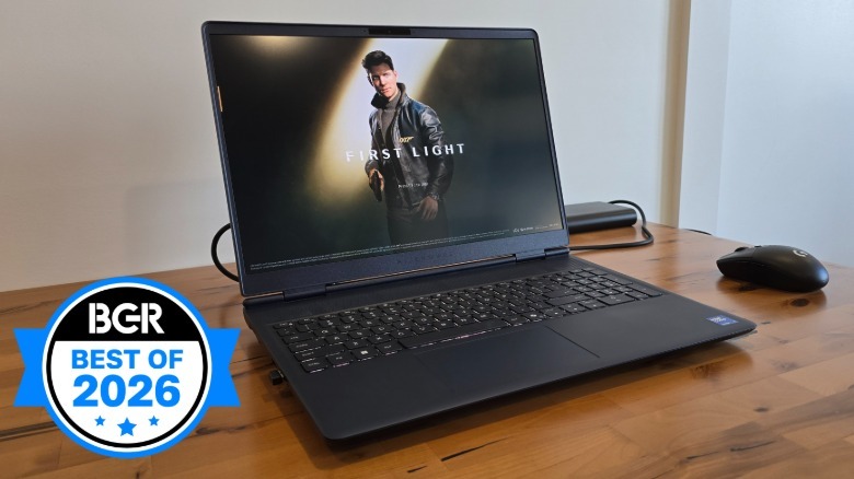 The Alienware 16X Aurora gaming laptop running '007 First Light' on a desk.