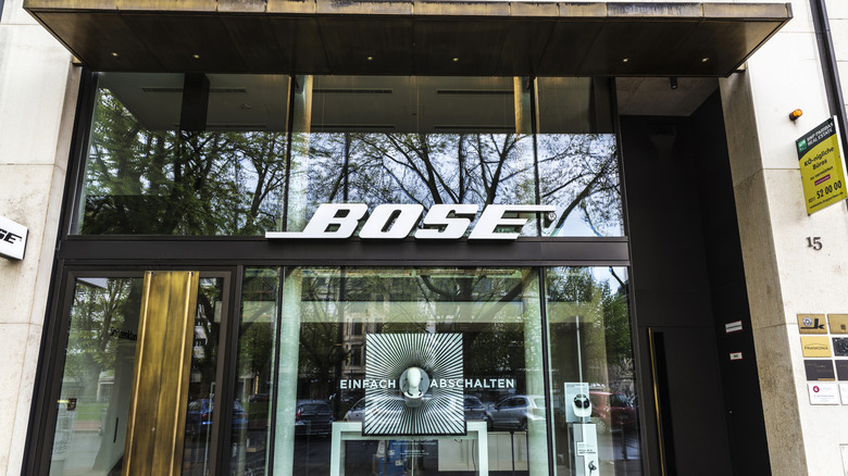 A Bose retail outlet.
