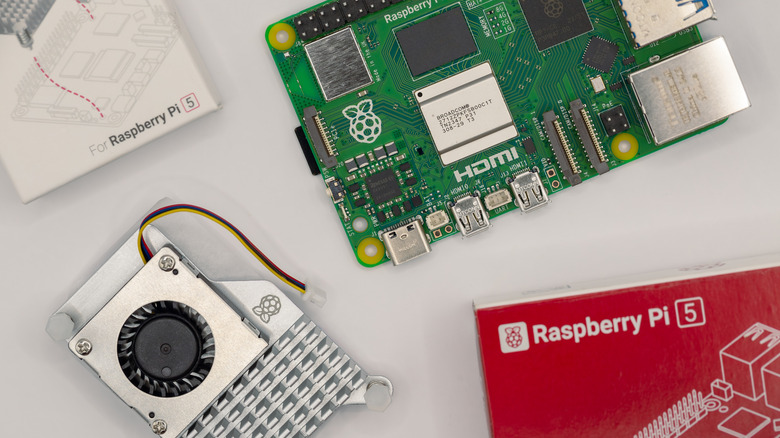 Raspberry Pi, boxes and cooler