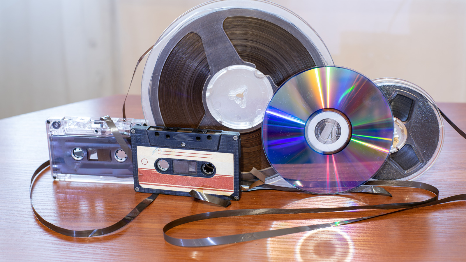 Cassettes Vs. CDs: Which Has Better Audio Quality? - BGR