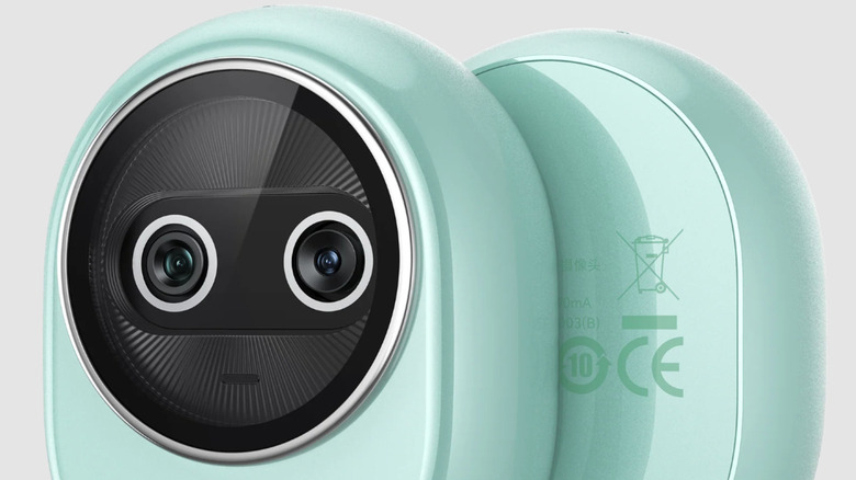 The eMeet Piko+ 4K dual lens webcam