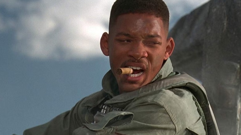 Steve Hiller (Will Smith) looking over his shoulder in Independence Day