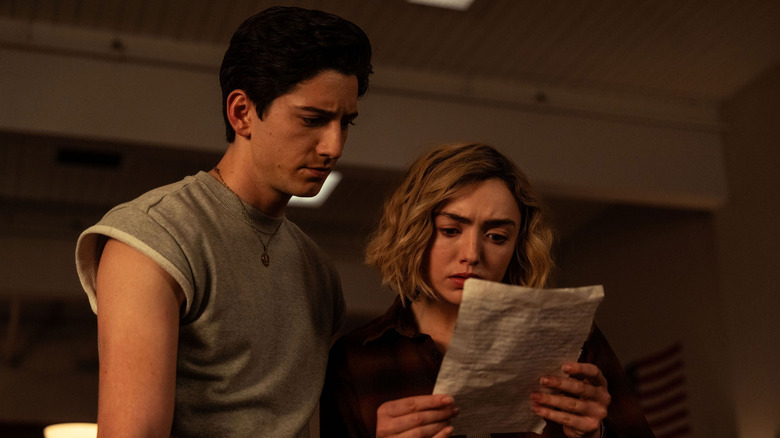 Peyton List and Milo Manheim in School Spirits (2023).