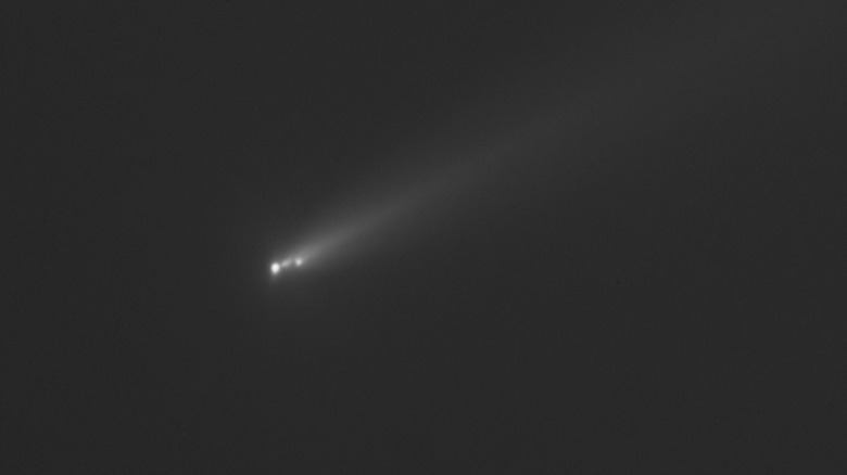 Greyscale image showing the pieces of the C/2025 K1 ATLAS comet after its split