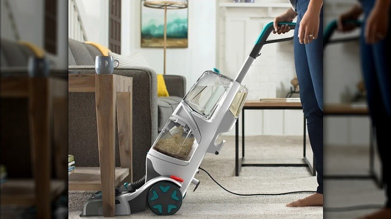 Carpet cleaner on a cleaning spree