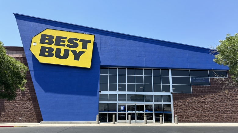 a Best Buy store front