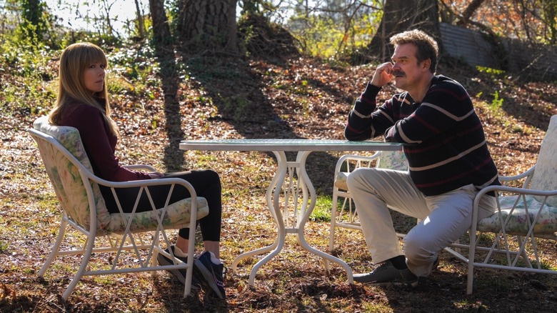 Linda Cardellini and David Harbour in HBO's 