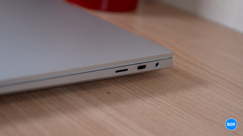 Right ports on the Dell 16 Premium laptop