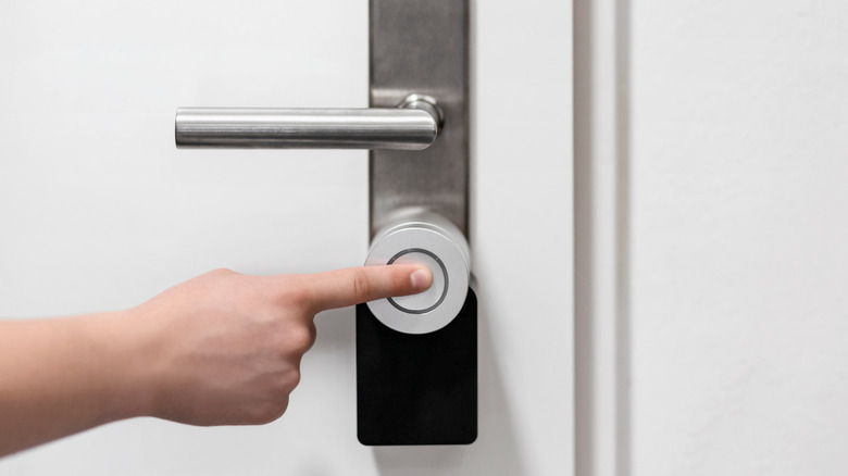 Matter-powered smart door lock