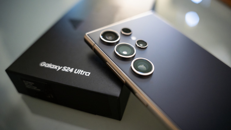 Samsung Galaxy S24 Ultra resting atop its box