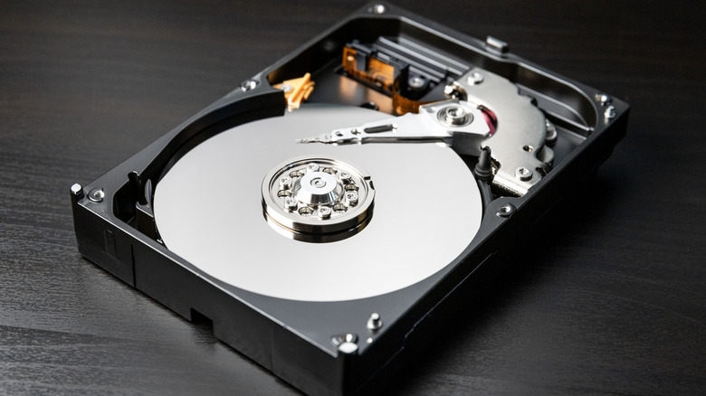 Open view of a mechanical hard drive