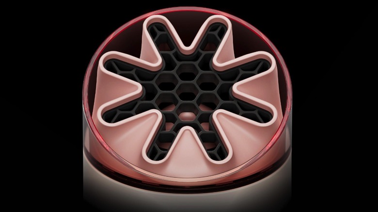 A close-up of the HushJet Mini Cool's nozzle and honeycomb mesh