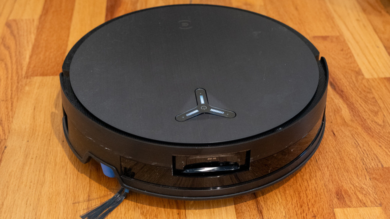 Top of the Ecovacs Deebot X11 OmniCyclone