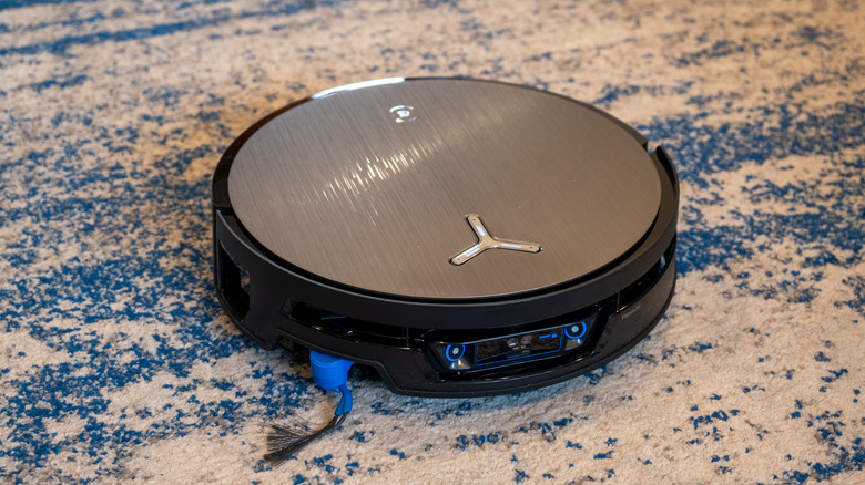 Ecovacs Deebot X12S on carpet