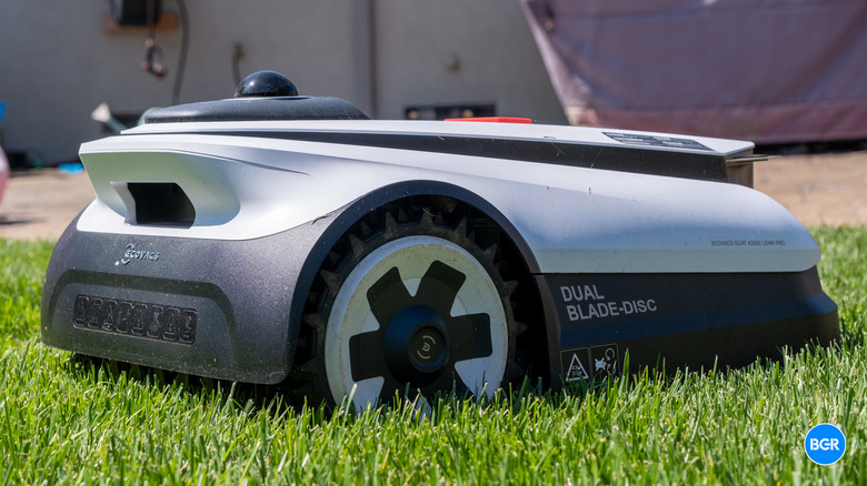 Rear of the Ecovacs GOAT A3000 LiDAR Pro