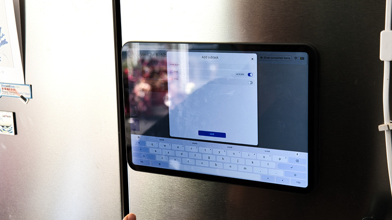 Everblog FridgeCal add subtask screen of to-do list; screen is obscured by bright sunlight at an angle